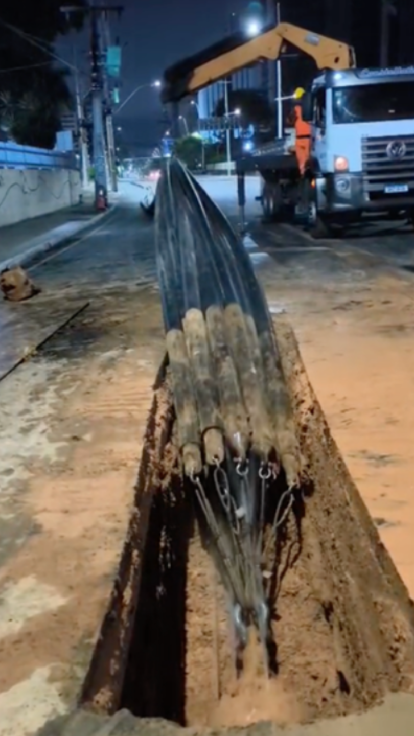 Energia — Av. Tancredo Neves (Salvador, BA)